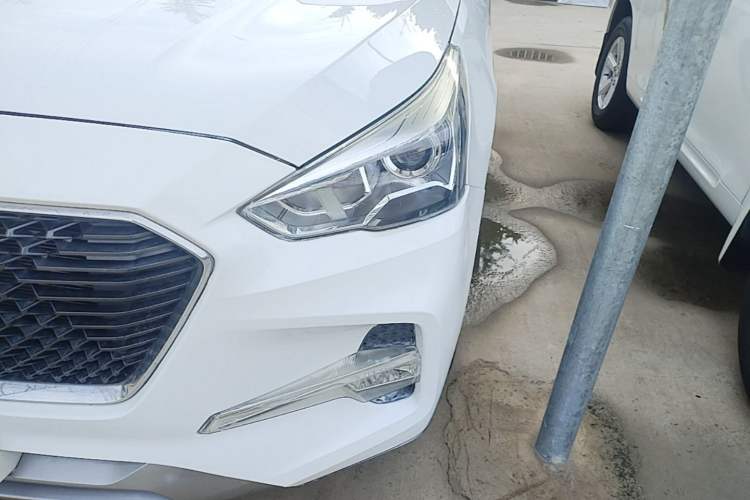Used Haval M6 2018 1.5T Manual Two-Wheel Drive Urban Model Left Front Headlight