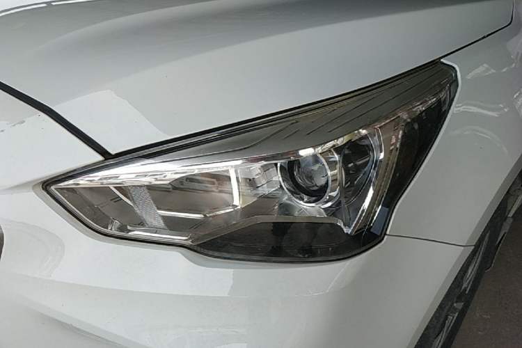 Used Haval M6 2018 1.5T Manual Two-Wheel Drive Elite Model Left Front Headlight