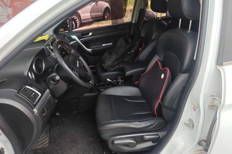 Used Haval M6 2018 Revised Version 1.5T DCT Two-Wheel Drive Elite Edition Left Front Seat