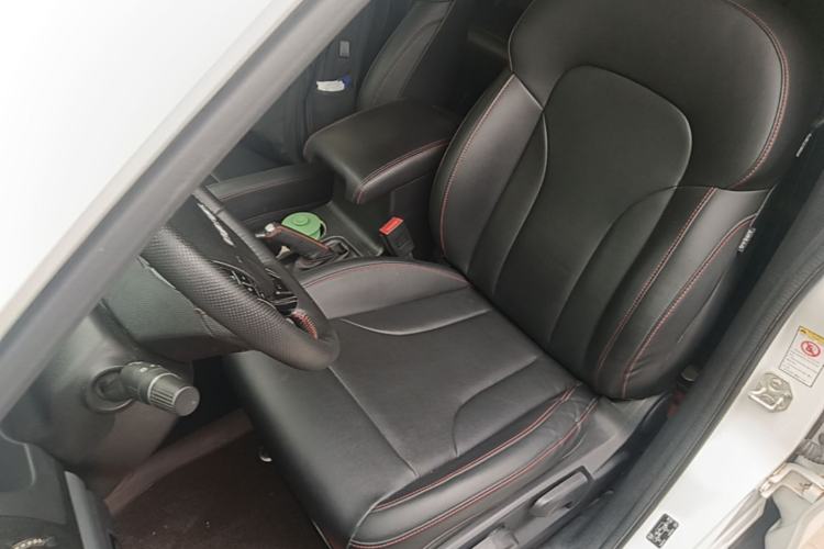 Used Haval M6 2018 Revised Version 1.5T DCT Two-Wheel Drive Elite Edition Left Front Seat
