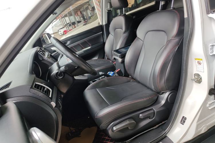 Used Haval M6 2018 Revised Version 1.5T DCT Two-Wheel Drive Elite Edition Left Front Seat
