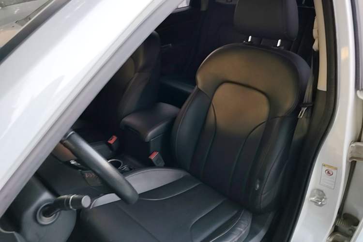 Used Haval M6 2018 Revised Version 1.5T DCT Two-Wheel Drive Elite Edition Left Front Seat