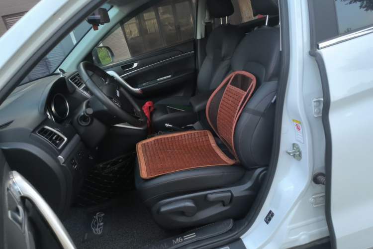 Used Haval M6 2018 Revised Version 1.5T DCT Two-Wheel Drive Elite Edition Left Front Seat