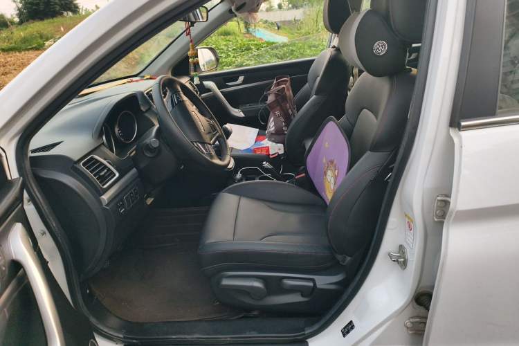 Used Haval M6 2018 1.5T Manual Two-Wheel Drive Elite Model Left Front Seat