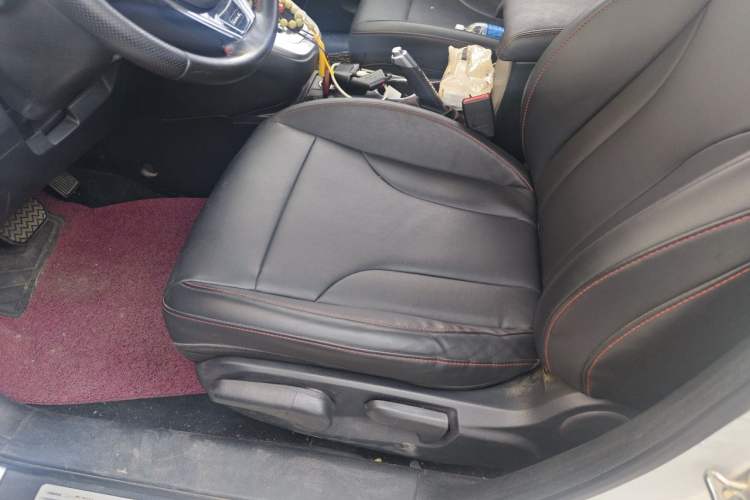 Used Haval M6 2018 Revised Version 1.5T DCT Two-Wheel Drive Elite Edition Left Front Seat