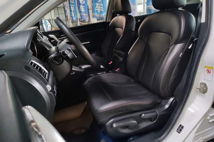 Used Haval M6 2018 1.5T DCT Two-Wheel Drive Elite Model Left Front Seat