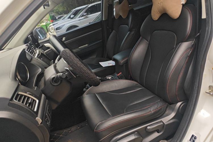 Used Haval M6 2018 Revised Version 1.5T DCT Two-Wheel Drive Elite Edition Left Front Seat