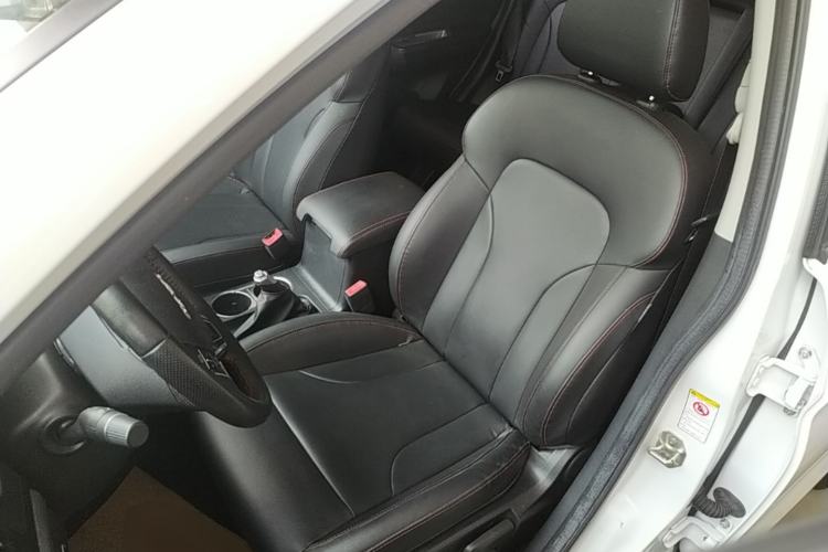Used Haval M6 2018 Revised Version 1.5T DCT Two-Wheel Drive Elite Edition Left Front Seat