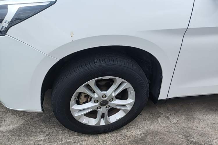 Used Haval M6 2018 1.5T DCT Two-Wheel Drive Elite Model Left Front Wheel Hub