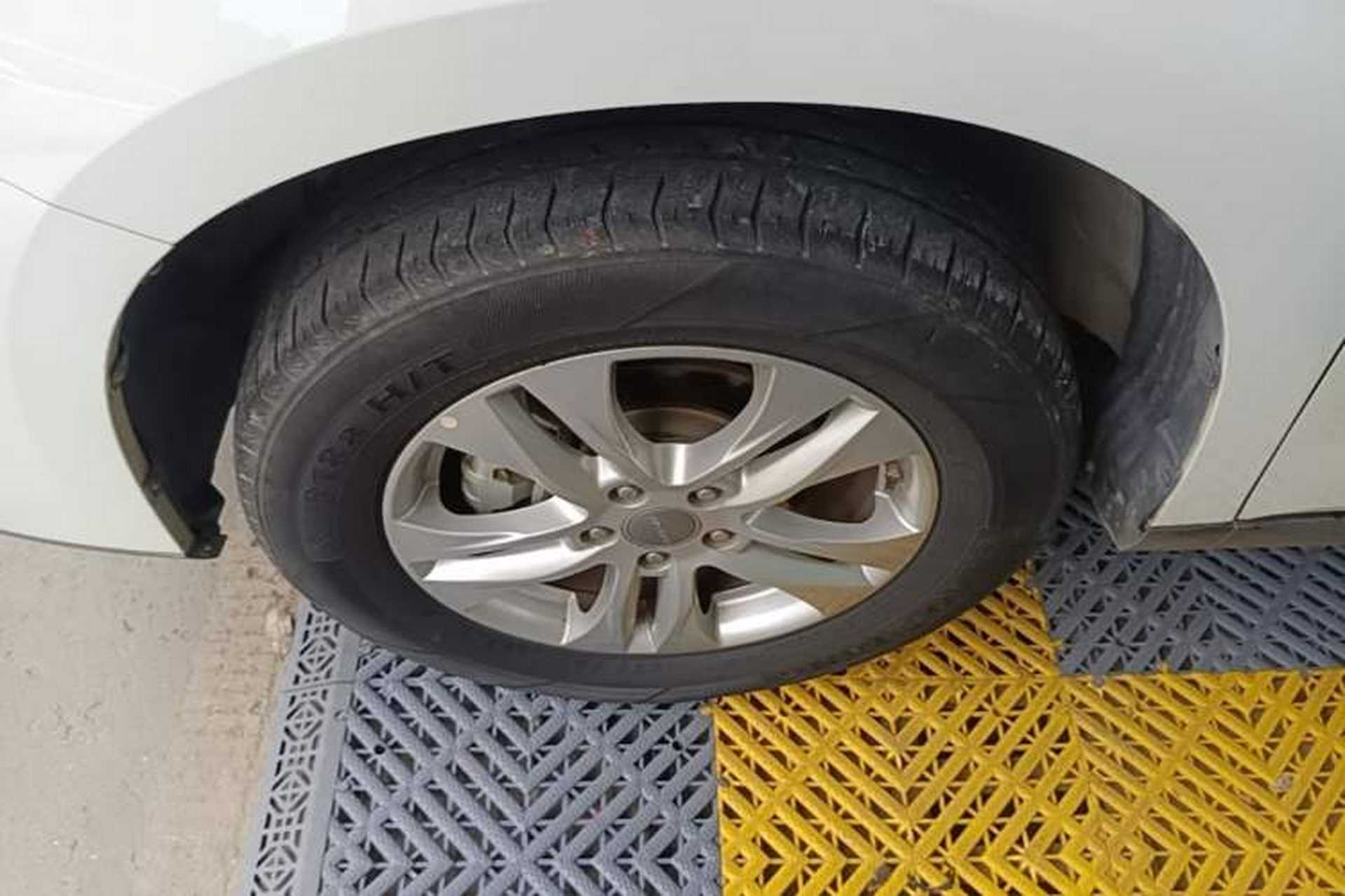 Used Haval M6 2018 Revised Version 1.5T DCT Two-Wheel Drive Elite Edition Left Front Wheel Hub