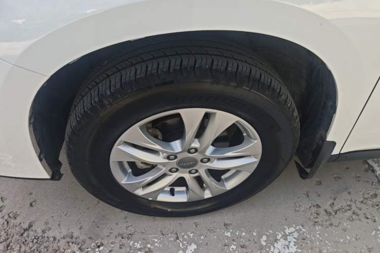 Used Haval M6 2018 1.5T Manual Two-Wheel Drive Urban Model Left Front Wheel Hub