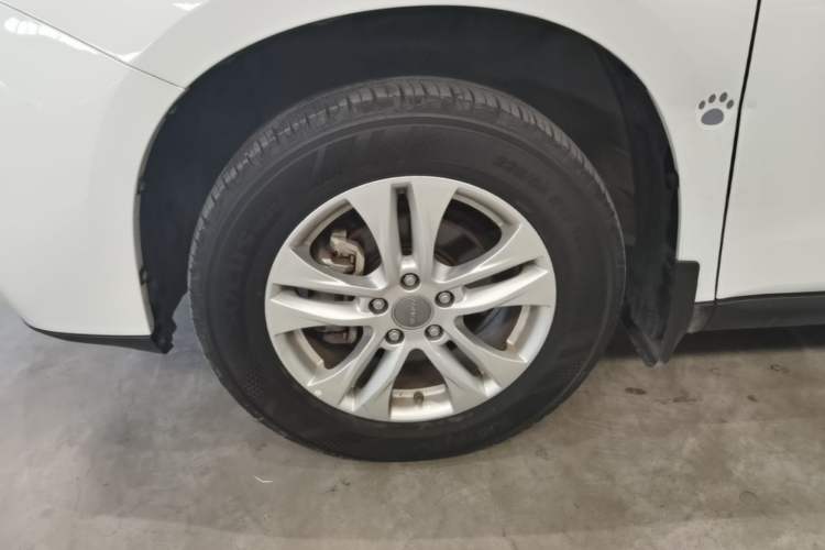 Used Haval M6 2018 1.5T Manual Two-Wheel Drive Elite Model Left Front Wheel Hub