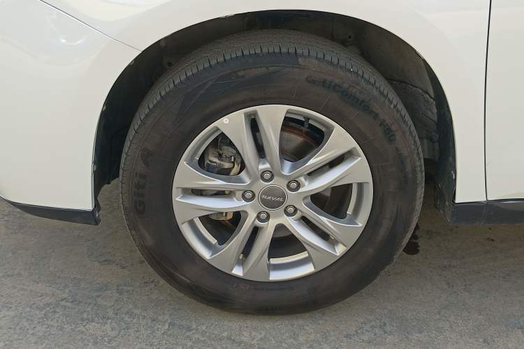 Used Haval M6 2018 Revised Version 1.5T DCT Two-Wheel Drive Urban Style Left Front Wheel Hub