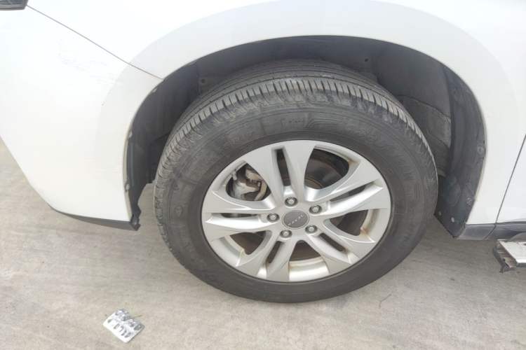 Used Haval M6 2018 1.5T Manual Two-Wheel Drive Elite Model Left Front Wheel Hub