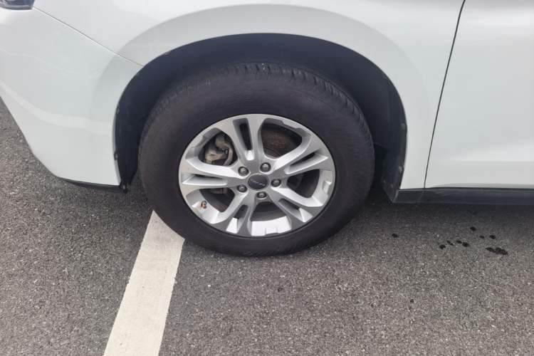 Used Haval M6 2018 1.5T DCT Two-Wheel Drive Elite Model Left Front Wheel Hub