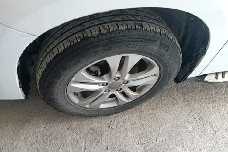 Used Haval M6 2018 1.5T Manual Two-Wheel Drive Elite Model Left Front Wheel Hub