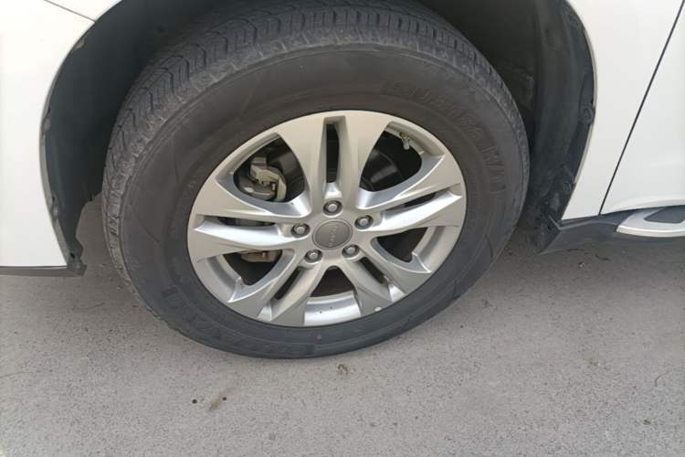 Used Haval M6 2018 Revised Version 1.5T DCT Two-Wheel Drive Elite Edition Left Front Wheel Hub