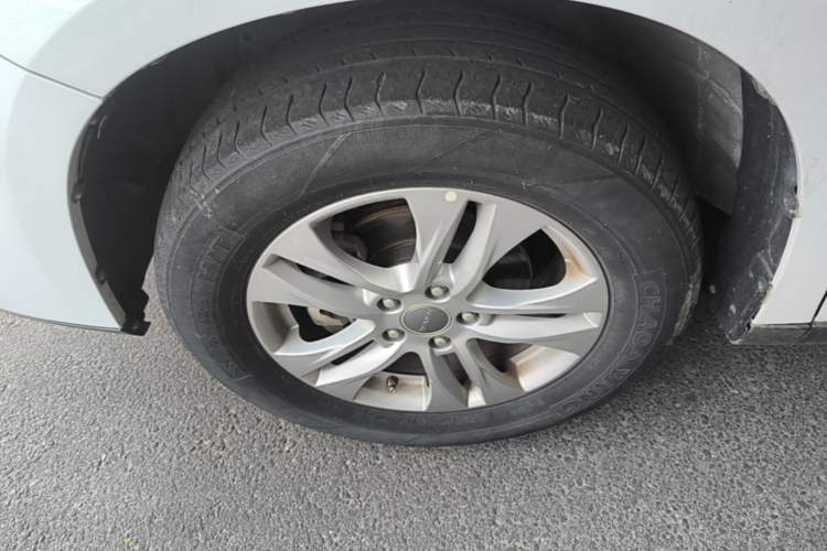 Used Haval M6 2018 Revised Version 1.5T DCT Two-Wheel Drive Elite Edition Left Front Wheel Hub