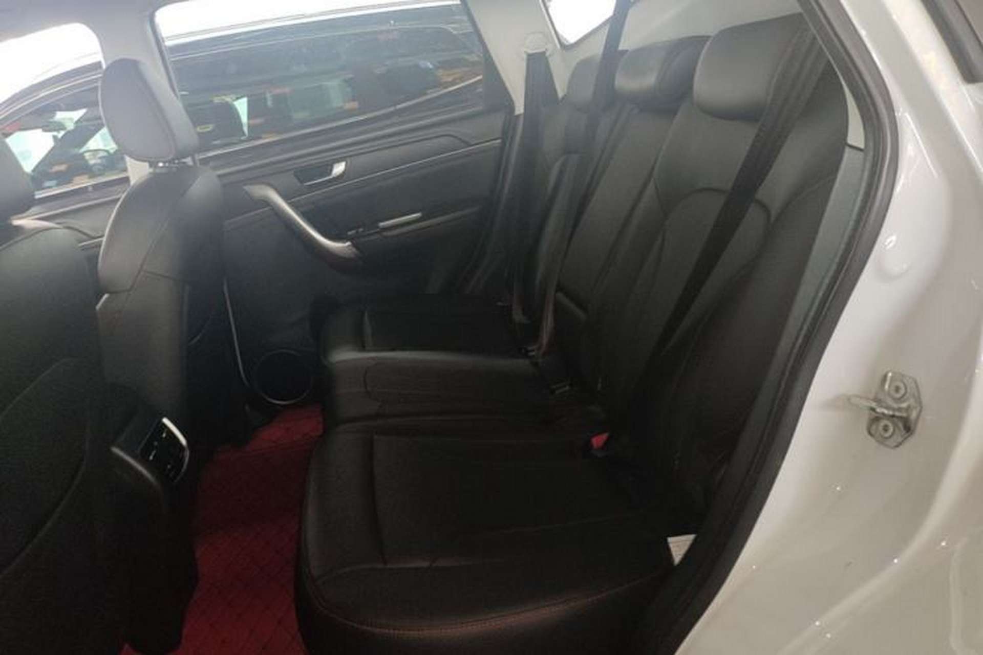 Used Haval M6 2018 Revised Version 1.5T DCT Two-Wheel Drive Elite Edition Left Rear Seat