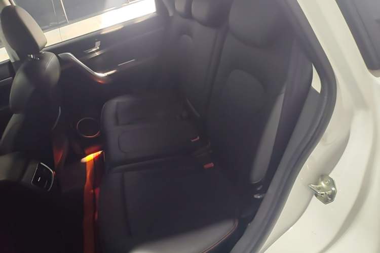 Used Haval M6 2018 1.5T Manual Two-Wheel Drive Elite Model Left Rear Seat