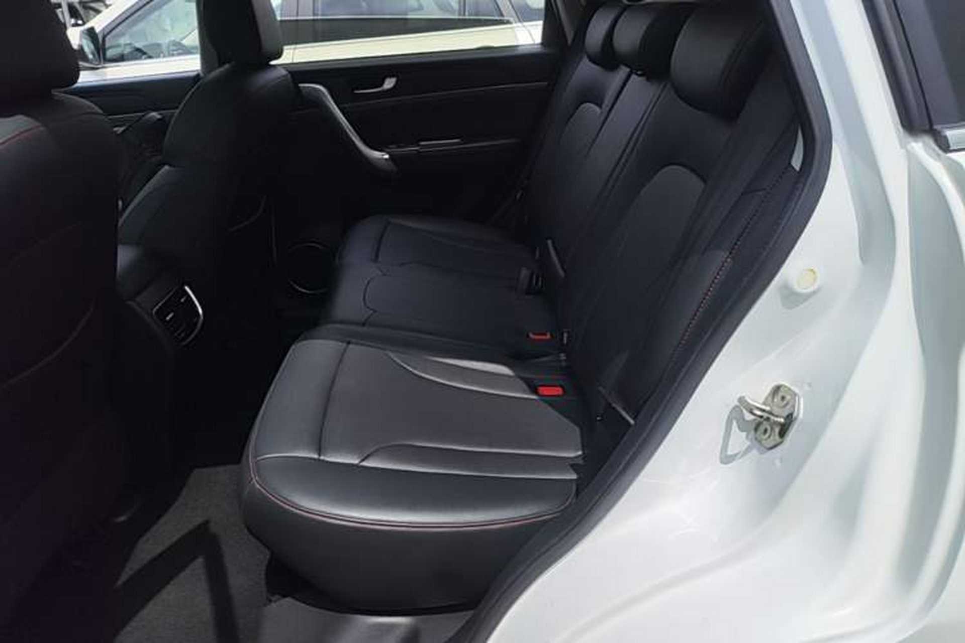 Used Haval M6 2018 1.5T DCT Two-Wheel Drive Elite Model Left Rear Seat