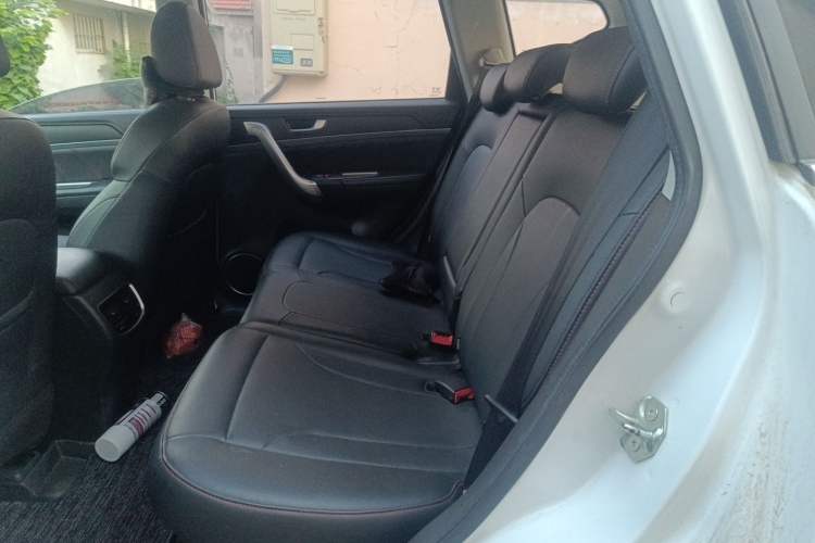 Used Haval M6 2018 1.5T Manual Two-Wheel Drive Elite Model Left Rear Seat