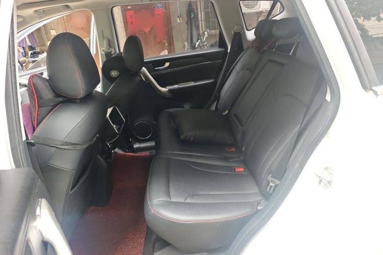 Used Haval M6 2018 Revised Version 1.5T DCT Two-Wheel Drive Elite Edition Left Rear Seat