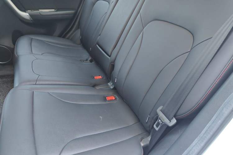 Used Haval M6 2018 1.5T DCT Two-Wheel Drive Elite Model Left Rear Seat
