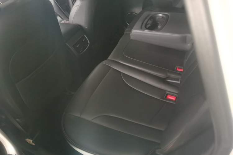 Used Haval M6 2018 Revised Version 1.5T DCT Two-Wheel Drive Elite Edition Left Rear Seat