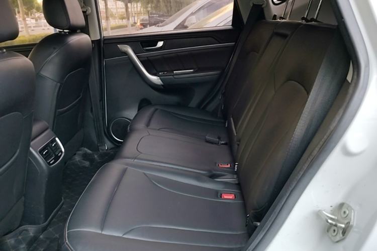 Used Haval M6 2018 Revised Version 1.5T DCT Two-Wheel Drive Elite Edition Left Rear Seat