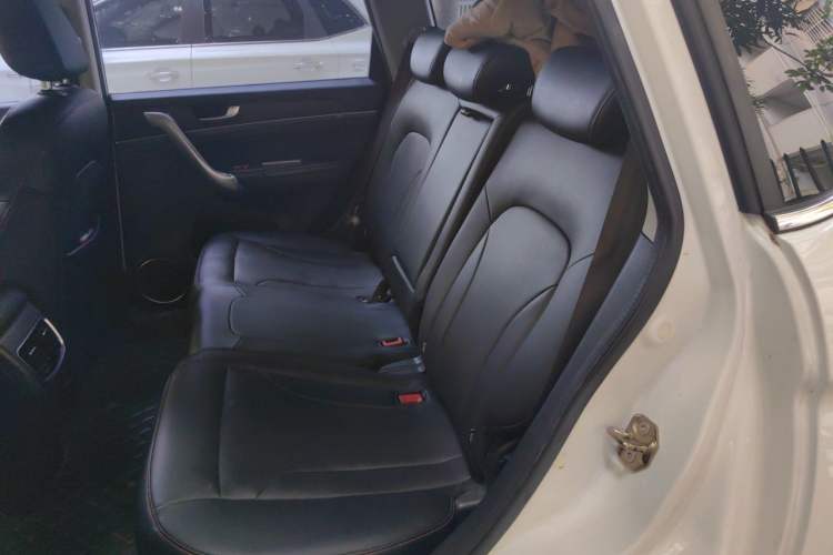Used Haval M6 2018 1.5T Manual Two-Wheel Drive Elite Model Left Rear Seat