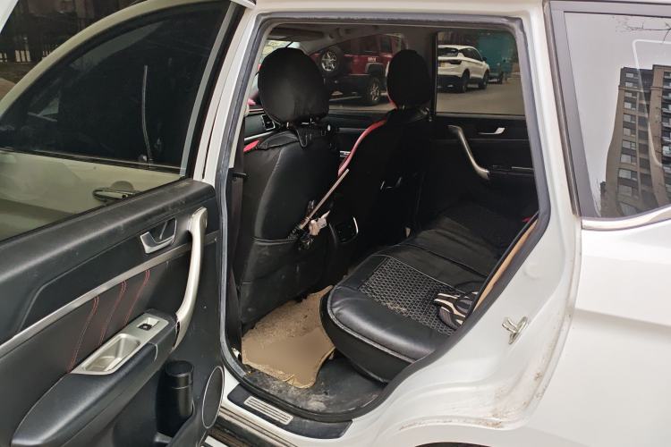 Used Haval M6 2018 1.5T DCT Two-Wheel Drive Elite Model Left Rear Seat