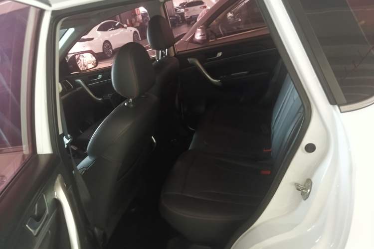 Used Haval M6 2018 Revised Version 1.5T DCT Two-Wheel Drive Elite Edition Left Rear Seat