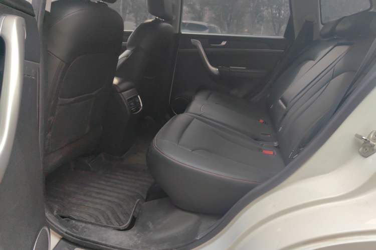 Used Haval M6 2018 1.5T Manual Two-Wheel Drive Elite Model Left Rear Seat