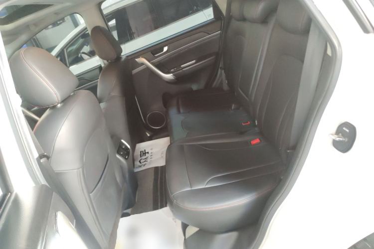 Used Haval M6 2018 Revised Version 1.5T DCT Two-Wheel Drive Elite Edition Left Rear Seat