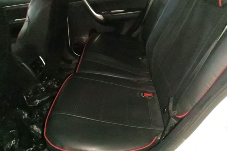 Used Haval M6 2018 1.5T Manual Two-Wheel Drive Elite Model Left Rear Seat