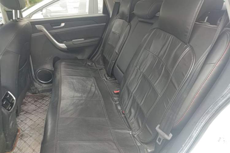 Used Haval M6 2018 Revised Version 1.5T DCT Two-Wheel Drive Elite Edition Left Rear Seat
