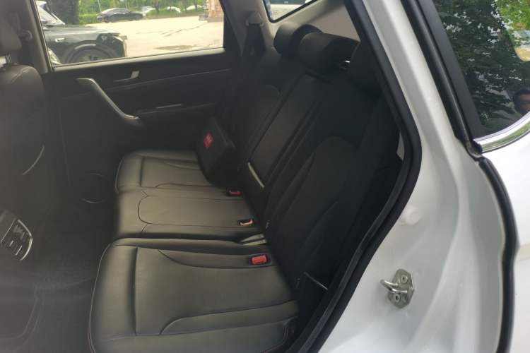 Used Haval M6 2018 1.5T Manual Two-Wheel Drive Elite Model Left Rear Seat