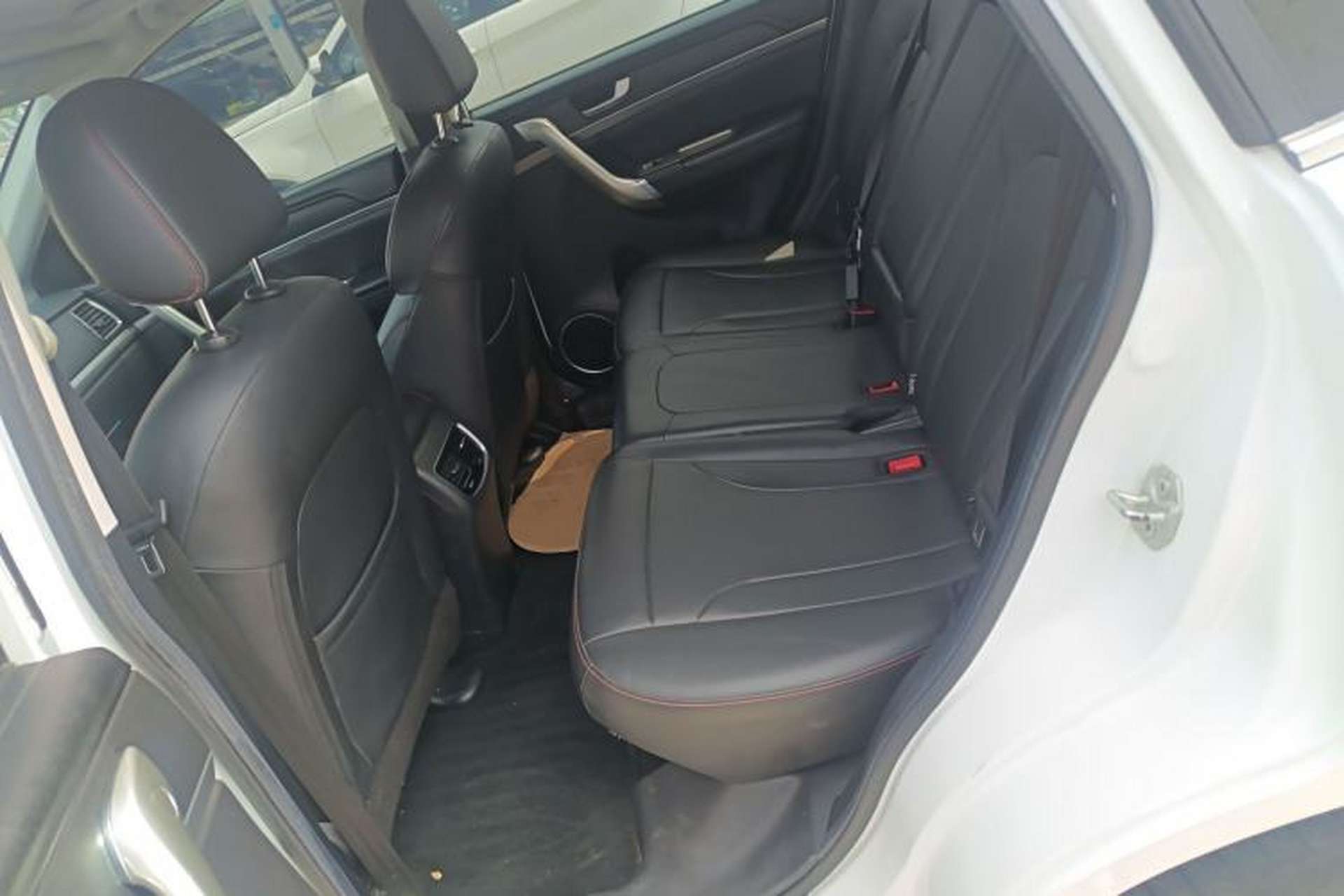 Used Haval M6 2018 Revised Version 1.5T DCT Two-Wheel Drive Elite Edition Left Rear Seat