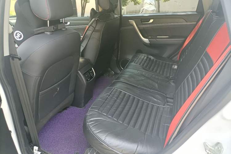 Used Haval M6 2018 Revised Version 1.5T DCT Two-Wheel Drive Elite Edition Left Rear Seat