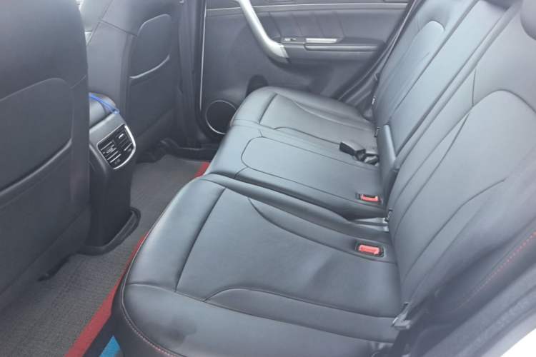 Used Haval M6 2018 Revised Version 1.5T DCT Two-Wheel Drive Elite Edition Left Rear Seat