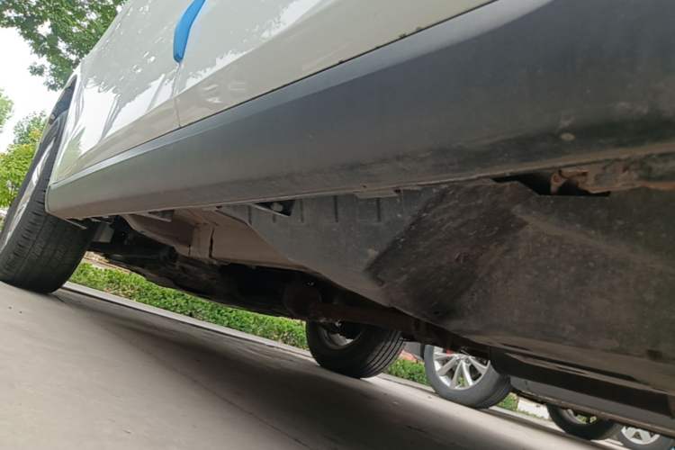 Used Haval M6 2018 Revised Version 1.5T DCT Two-Wheel Drive Elite Edition Left Side Sill