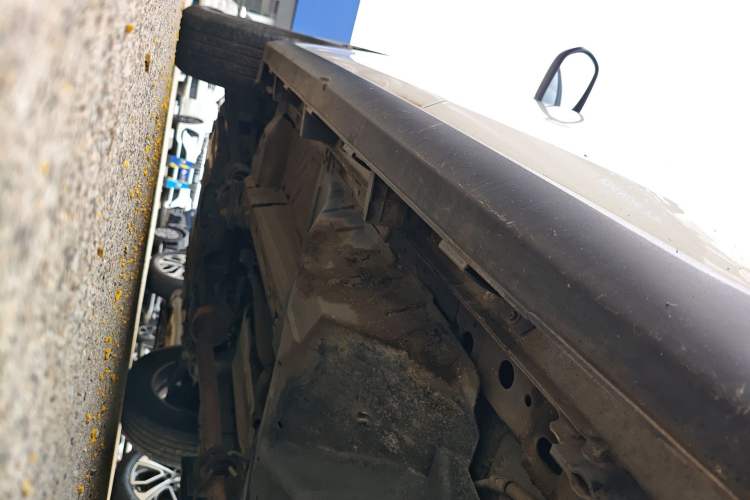 Used Haval M6 2018 Revised Version 1.5T DCT Two-Wheel Drive Elite Edition Left Side Sill