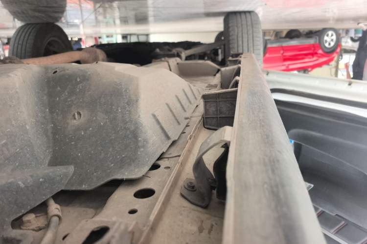 Used Haval M6 2018 1.5T Manual Two-Wheel Drive Urban Model Left Side Sill