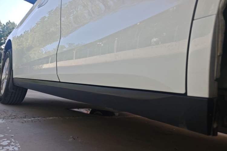 Used Haval M6 2018 1.5T Manual Two-Wheel Drive Urban Model Left Side Sill