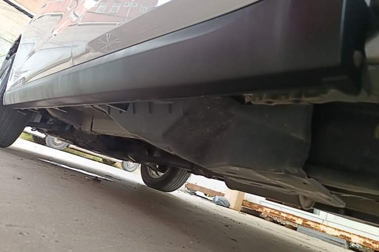 Used Haval M6 2018 1.5T DCT Two-Wheel Drive Elite Model Left Side Sill