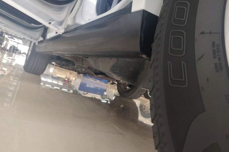 Used Haval M6 2018 Revised Version 1.5T DCT Two-Wheel Drive Elite Edition Left Side Sill
