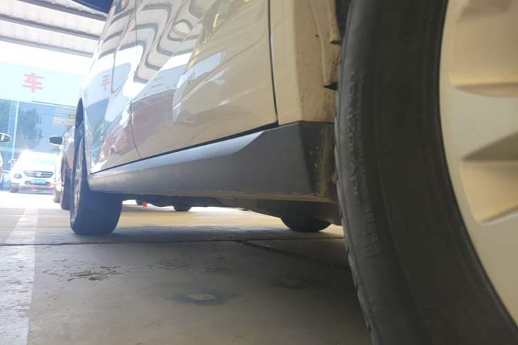Used Haval M6 2018 1.5T Manual Two-Wheel Drive Elite Model Left Side Sill