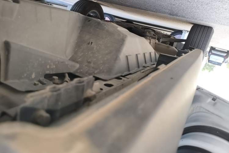 Used Haval M6 2018 1.5T DCT Two-Wheel Drive Elite Model Left Side Sill