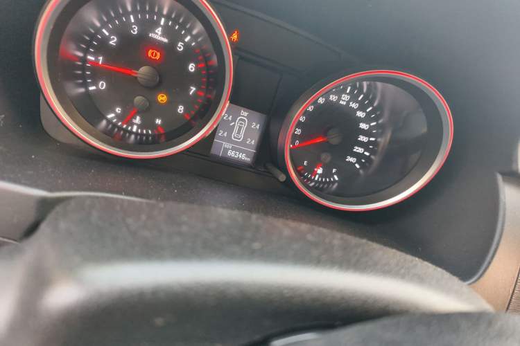 Used Haval M6 2018 1.5T Manual Two-Wheel Drive Elite Model Odometer Close Up